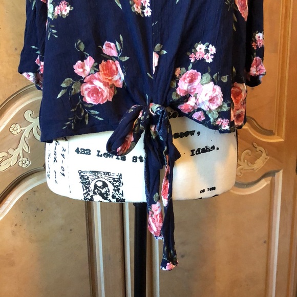 Cropped Tie Front Cold Shoulder Shirt - Picture 8 of 11